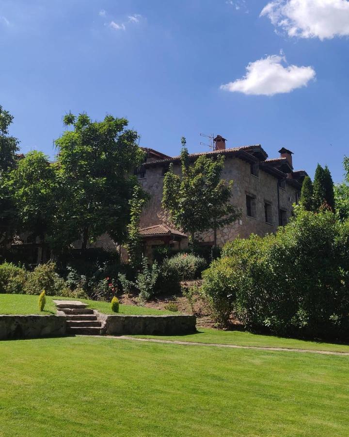 Hotel Ribera Del Corneja Navacepedilla de Corneja ภายนอก รูปภาพ