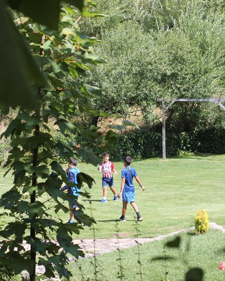 Hotel Ribera Del Corneja Navacepedilla de Corneja ภายนอก รูปภาพ