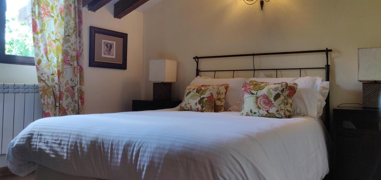 Hotel Ribera Del Corneja Navacepedilla de Corneja ภายนอก รูปภาพ