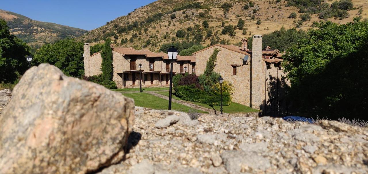 Hotel Ribera Del Corneja Navacepedilla de Corneja ภายนอก รูปภาพ