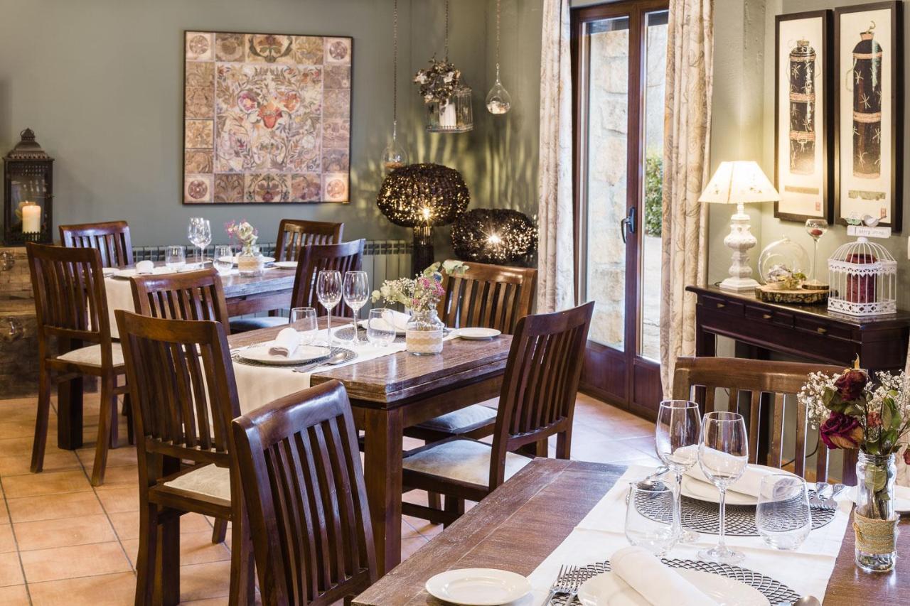 Hotel Ribera Del Corneja Navacepedilla de Corneja ภายนอก รูปภาพ