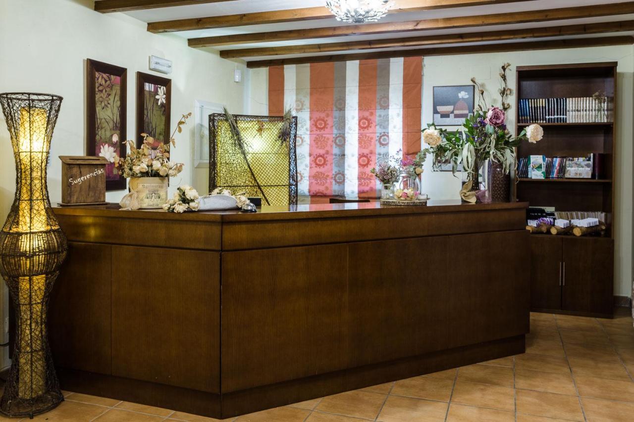Hotel Ribera Del Corneja Navacepedilla de Corneja ภายนอก รูปภาพ